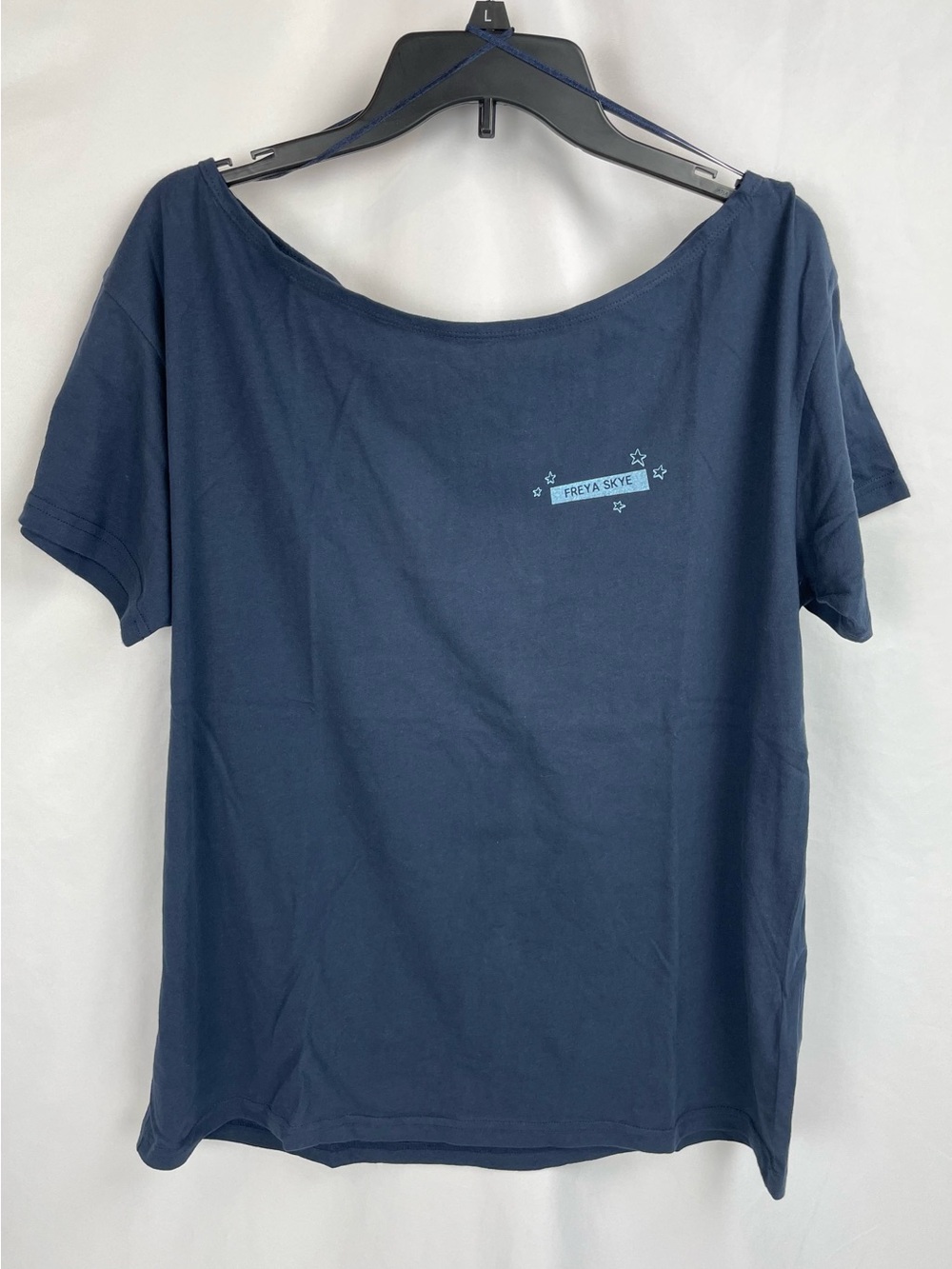New Freya Skye x Hollister Off Shoulder Silent Treatment Graphic T-Shirt Medium